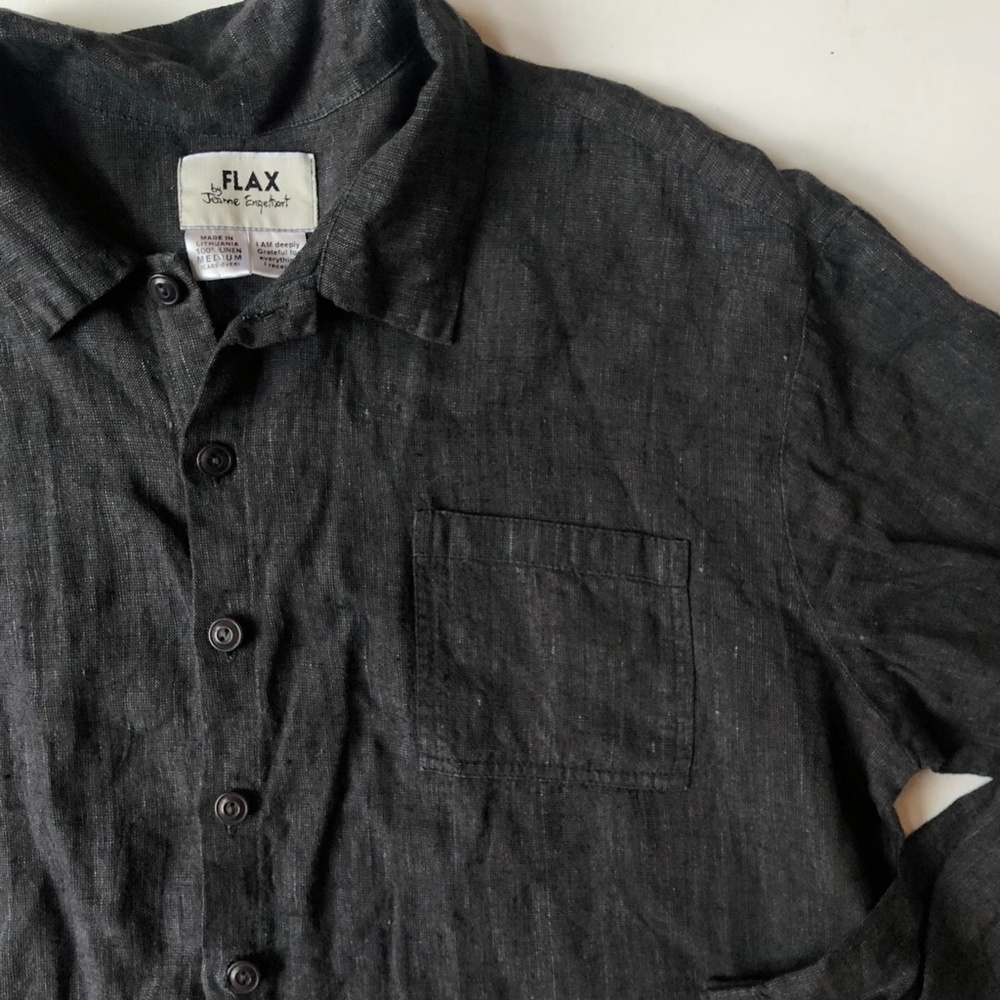 Flax Long Sleeve Button-Down Linen Shirt in Charcoal - Picture 3 of 4
